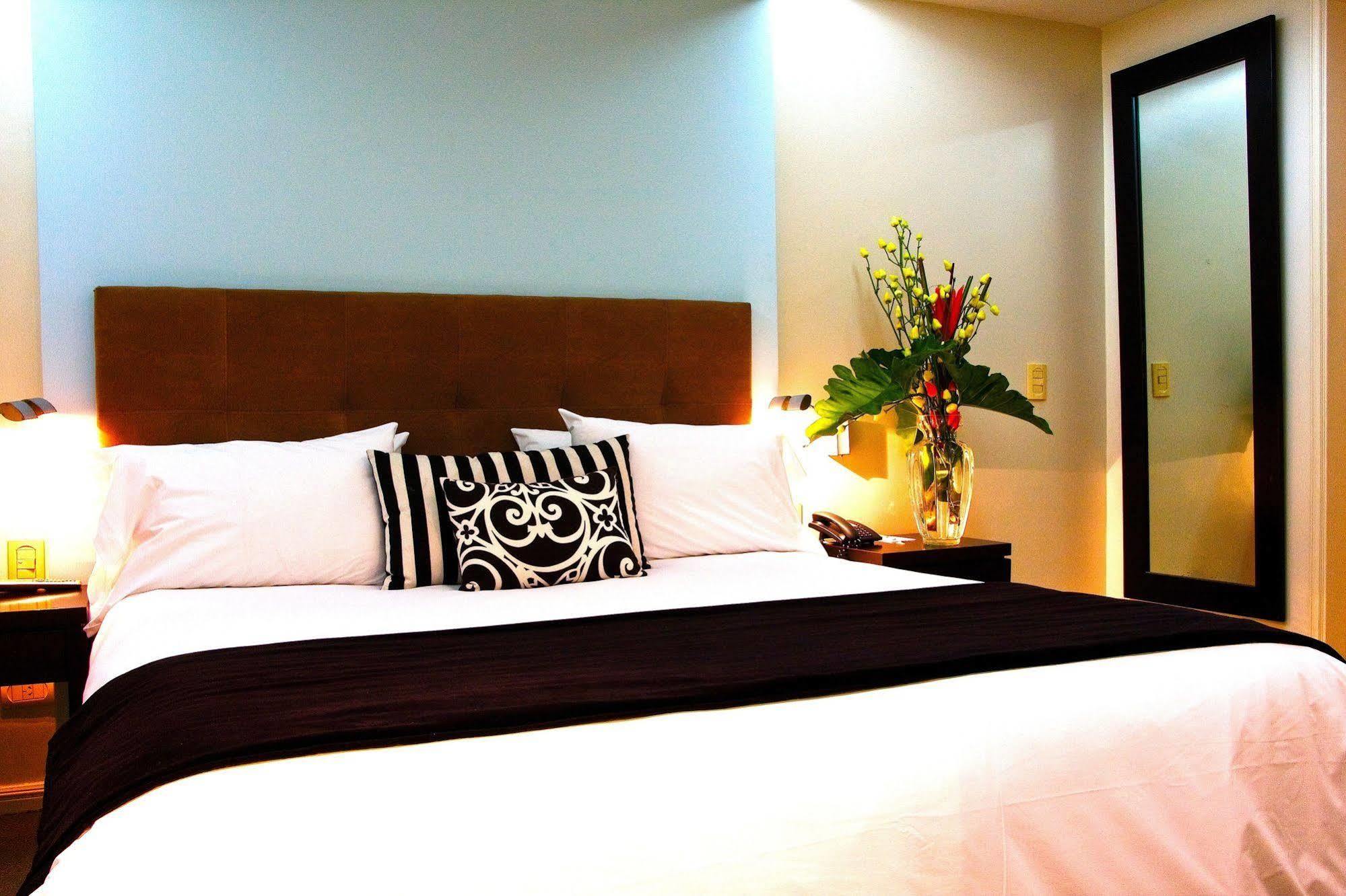 בואנוס איירס Ulises Recoleta Suites מראה חיצוני תמונה